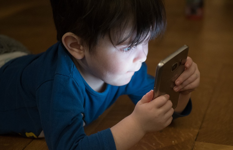 4 Reasons Why Your Child Doesn't Need A Smartphone